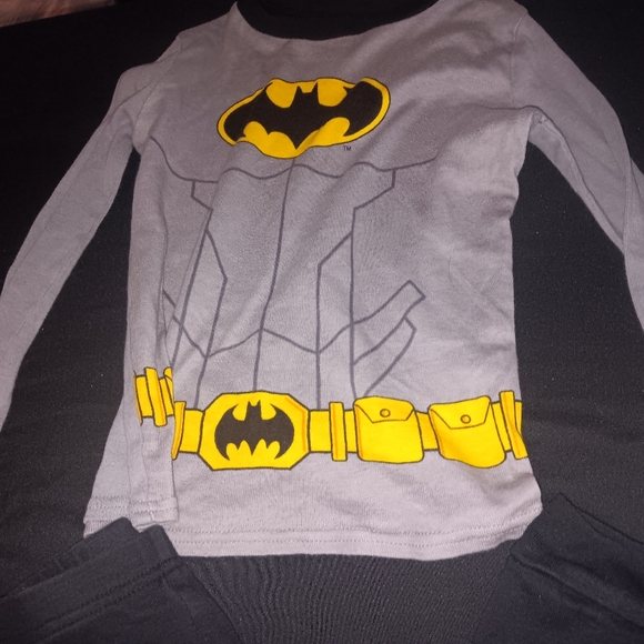 Boys size 8, DCJustice League pajama set - Picture 2 of 4
